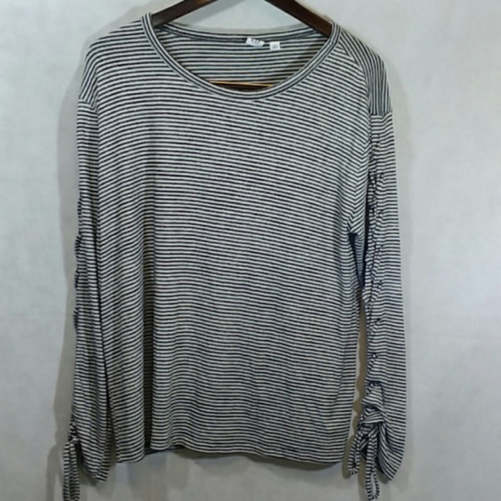 Gap Women's Stripped Long Sleeve Shirt Black White